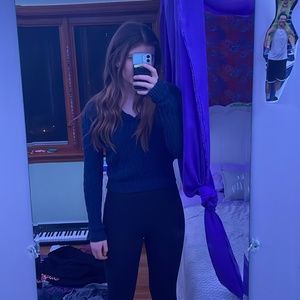 Brandy Melville Cropped Sweater